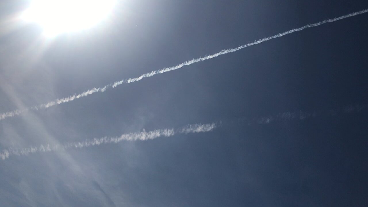 Sky Wales : planes leaving chemtrails ?27/04/2025