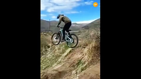 Simplang Trip 176: Mountain bicycle exhibition jump accidentally fell down to push-ups exercise.