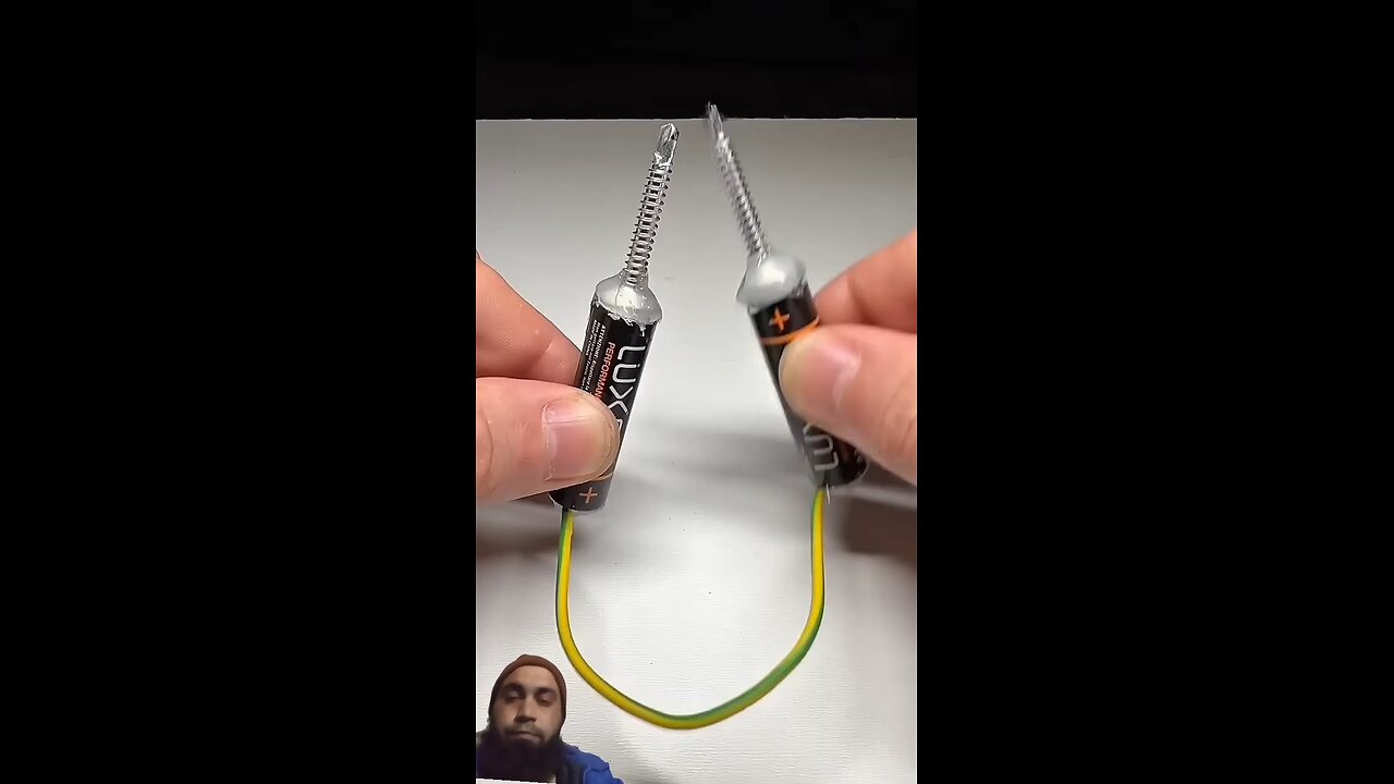 DIY Powerful Lighter Using 2 Cells 🔥 Amazing Hack