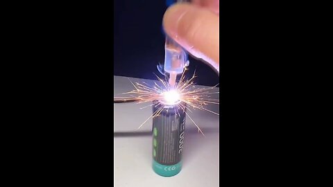 Entertainment Encyclopedia Rising Star Use batteries to make a small welding machine