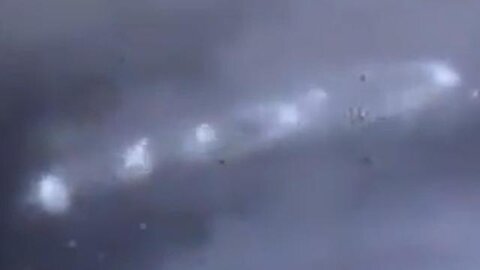 🛸bizarre aerial phenomena recorded before during or after extreme weather events #UFO #UAP #DRONE🛸 https://old.bitchute.com/video/M8q3cmM7s0Dh/