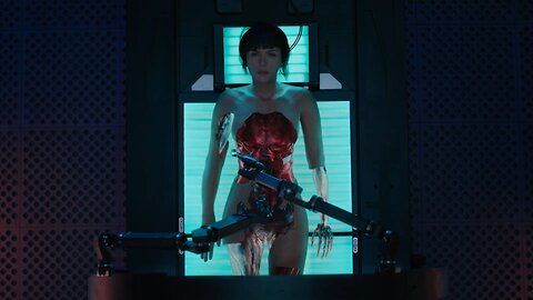 Scarlett Johansson is Beautifully Violent in 2017's 'Ghost in the Shell'