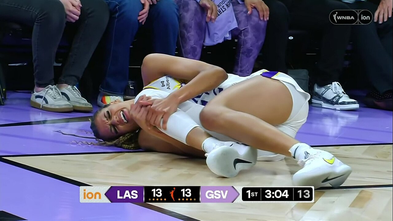 💔 KNEE INJURY, Rae Burrell CARRIED OFF in 1st game of WNBA season | LA Sparks womens basketball