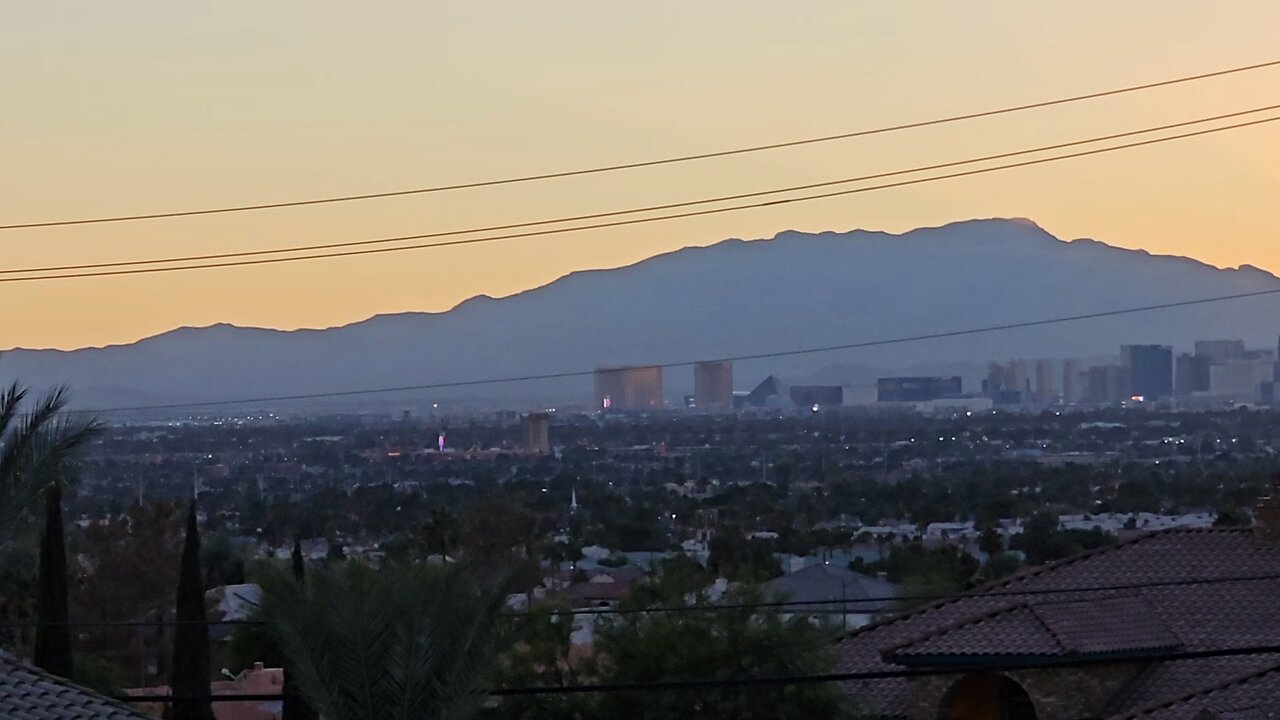 Did you SEE tonight's Las Vegas sunset? Check THIS out! 11.04.2025 #follow #lasvegas #gaming #casino
