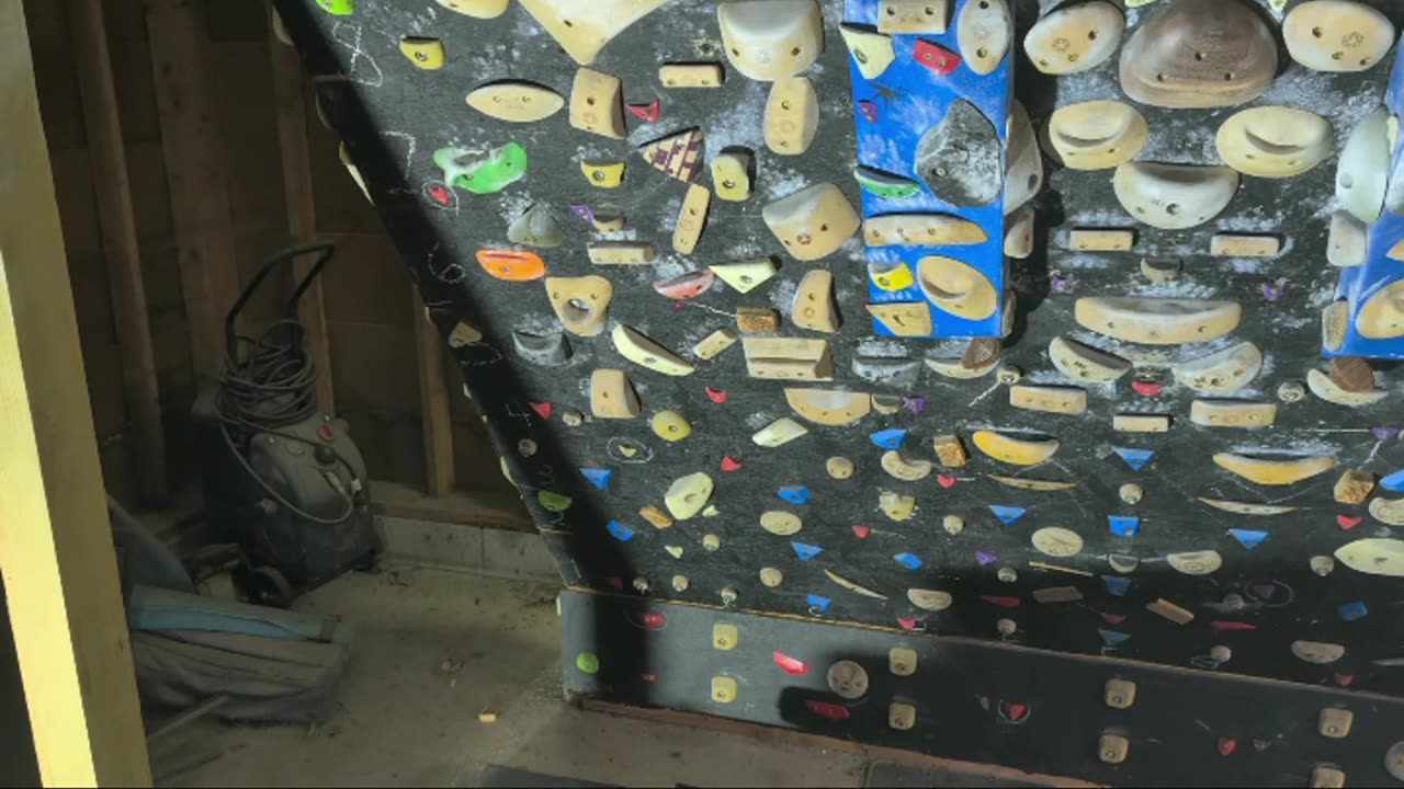 Climbing With A Tweaked Finger!!