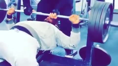 180KG Bench Press Build Massive Power and Chest Size with Heavy Weights
