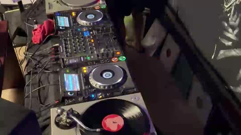 DJ Mike Todd, mixing Techno