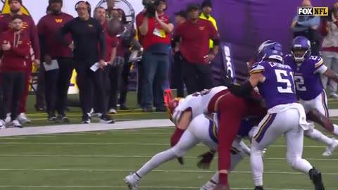 Commanders TE Zach Ertz in the medical tent with a leg injury