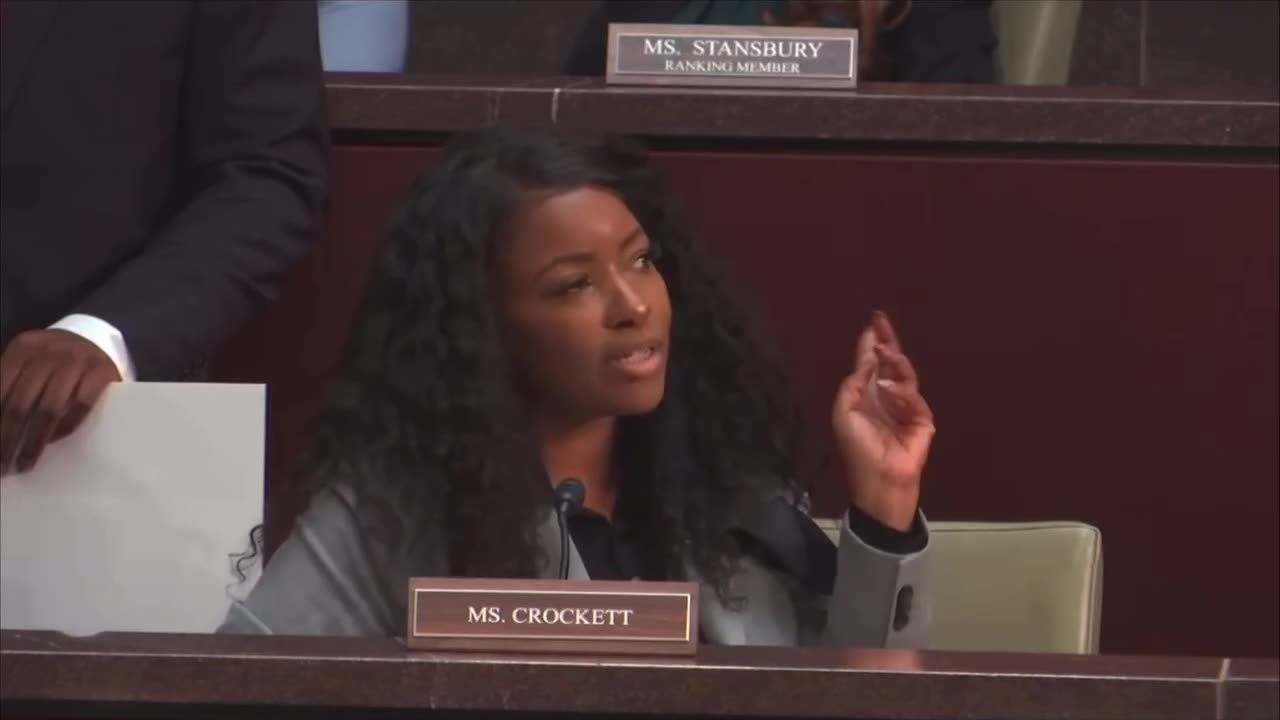 'Elon is looming': Jasmine Crockett mocks 'family spat' between Musk and Trump