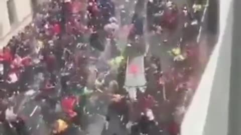 Car drives into crowd at Liverpool trophy parade