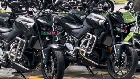 Barefoot Biker Takes the Streets Like a Boss 😳🦶🔥