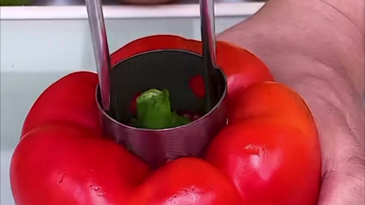 Remove Pepper Seeds in Seconds! 🔥