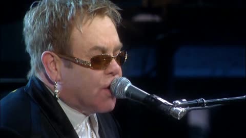 Madman Across the Water - Elton John (live)