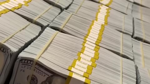 $1.6 Million Cash Today Or $100 Billion In 10 Years⏳? #Shorts