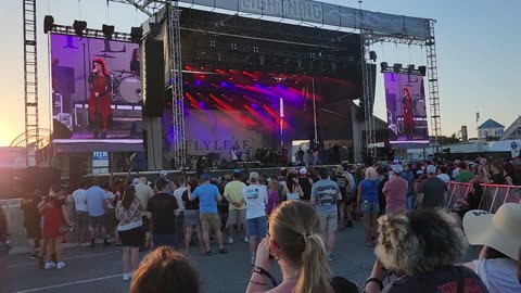 ＂How He Loves Us＂ - Flyleaf @ Boardwalk Rock Festival Ocean City MD