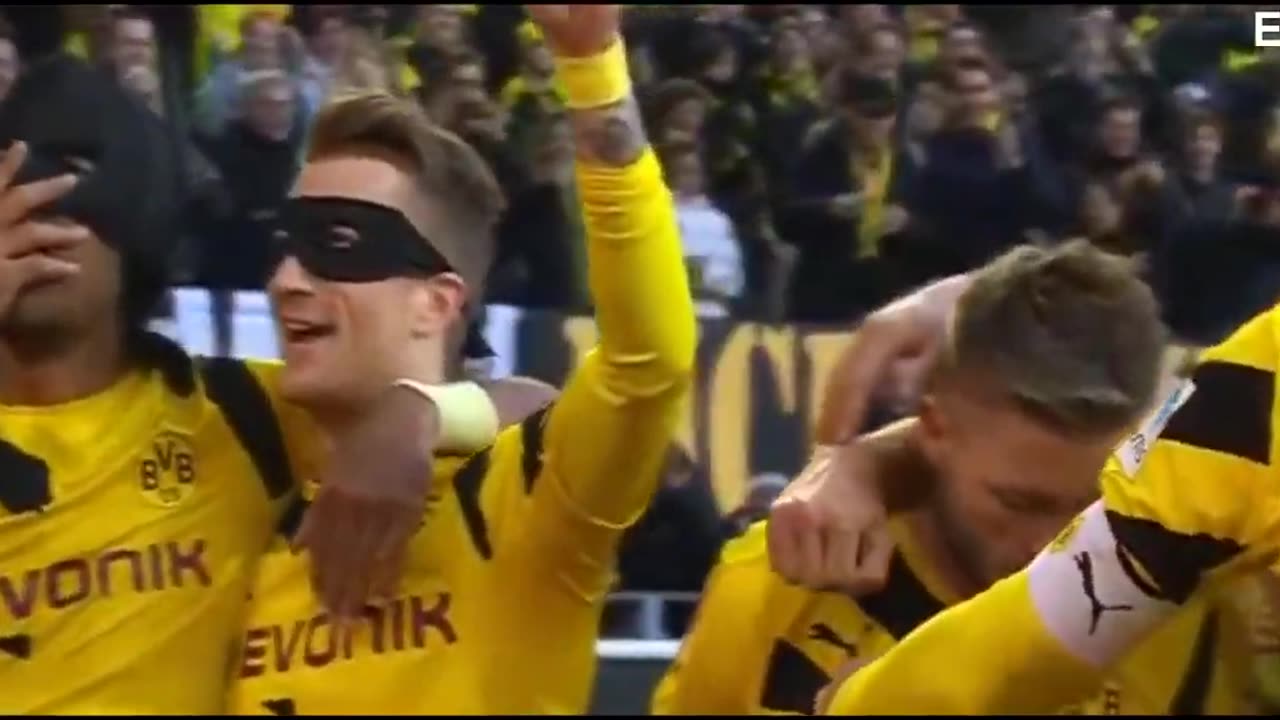 Funny Soccer Football Vines Goals Skills Fails (8)