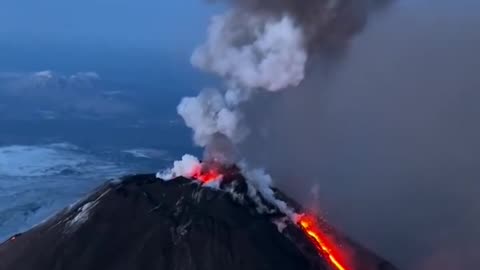 Aviation danger level raised on Kamchatka due to Klyuchevskoy volcano