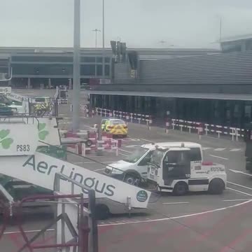Van escorted by cop cars into Dublin Airport — reportedly BOMB SQUAD arriving