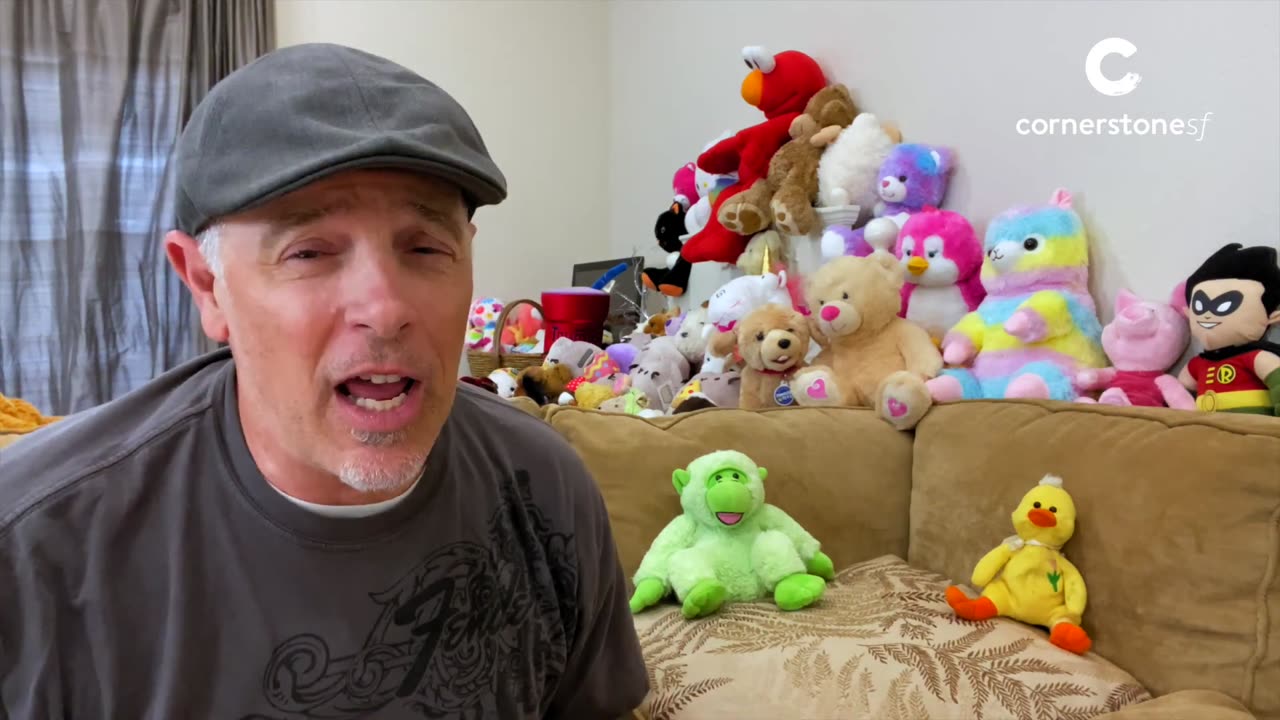 DEBATE NIGHT: Reginald and Green Gorilla Get Into a Tiff! 🐤🐵 - Hey Mr Phil - April 13, 2025