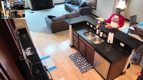 Donn and Decia MAKING MOP SPAGHETTI 🍝 & LEAVING IT LAYING AROUND TO SEE IF BAE EATS IT (REVENGE)