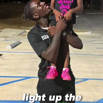 Jamal Roberts' Daughters Add Fun to Post Office with Stickers and Smiles