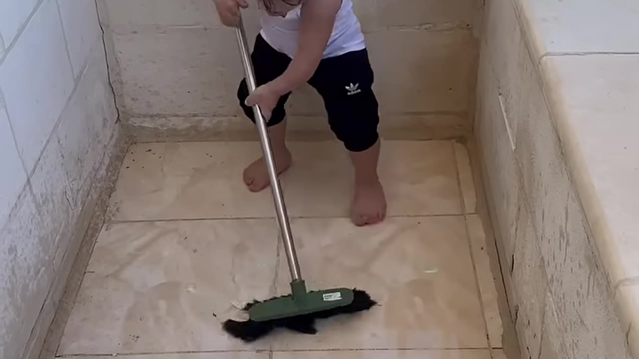 😂😂😂😂😂😂 Funniest Clip of Yahea Alzo3bi Yet!
