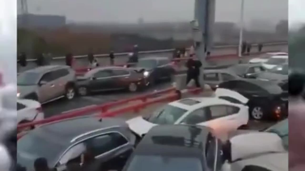 🚨Massive Highway Pileup in China | Over 100 Cars Involved 🇨🇳🚗💥