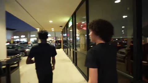 Bank Sister Pulled Up & Crashed Out On Reice For Flirting With Her