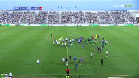 VIDEO/ Përleshje e madhe fizike mes lojtarëve të Comos dhe Betis në miqësore