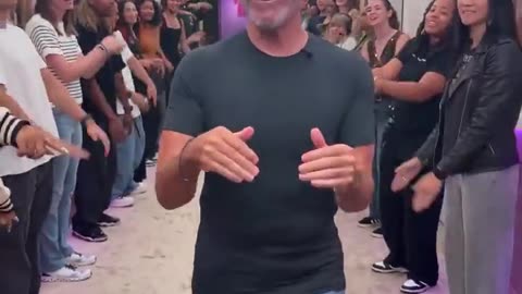 Simon Cowell says he’s ‘aging backwards’ thanks to a blood-rinsing procedure