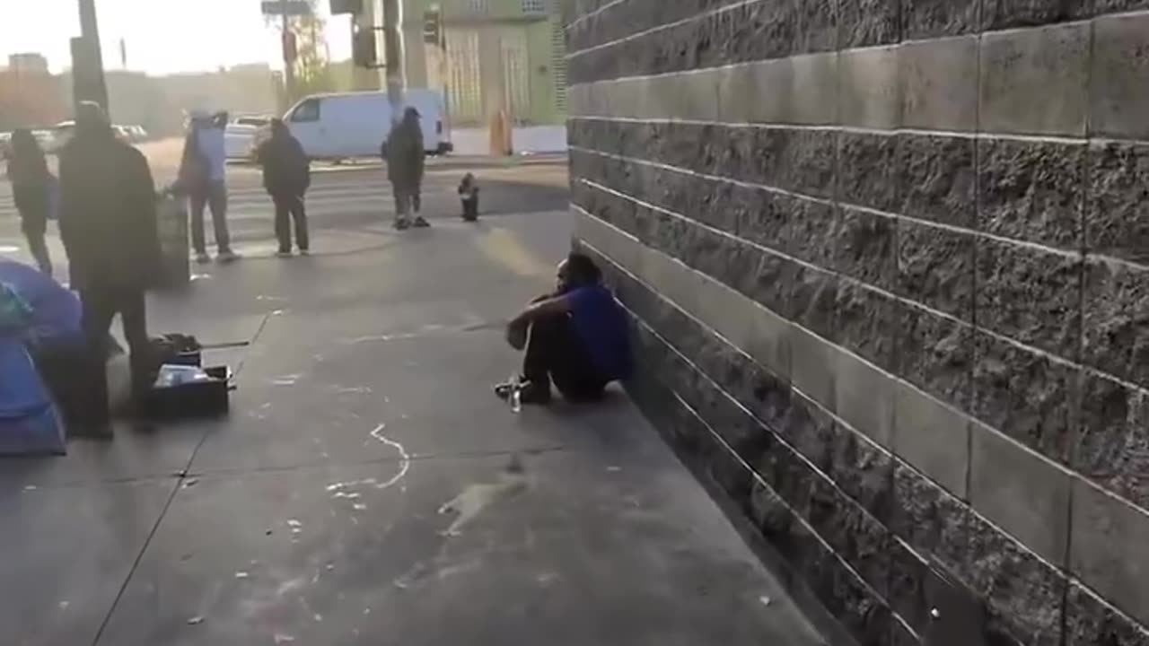 Los Angeles literally looks like a 3rd world country.. Yikes.