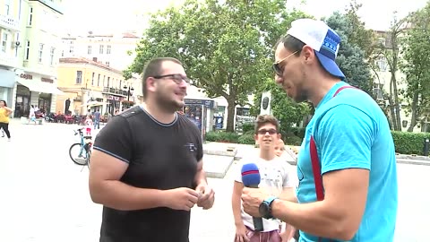 МАЦКА поля гаджето си с БИРА, заради Дани Петканов!