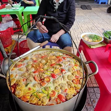 Vietnamese street food (part 19) - "Bun rieu cua"