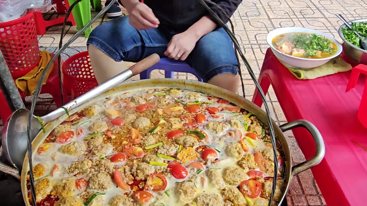 Vietnamese street food (part 19) - "Bun rieu cua"