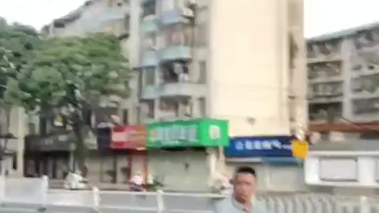 Chinese man cant stop himself