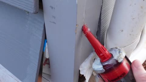 Siding & I Found A Very Bad Caulk Gun