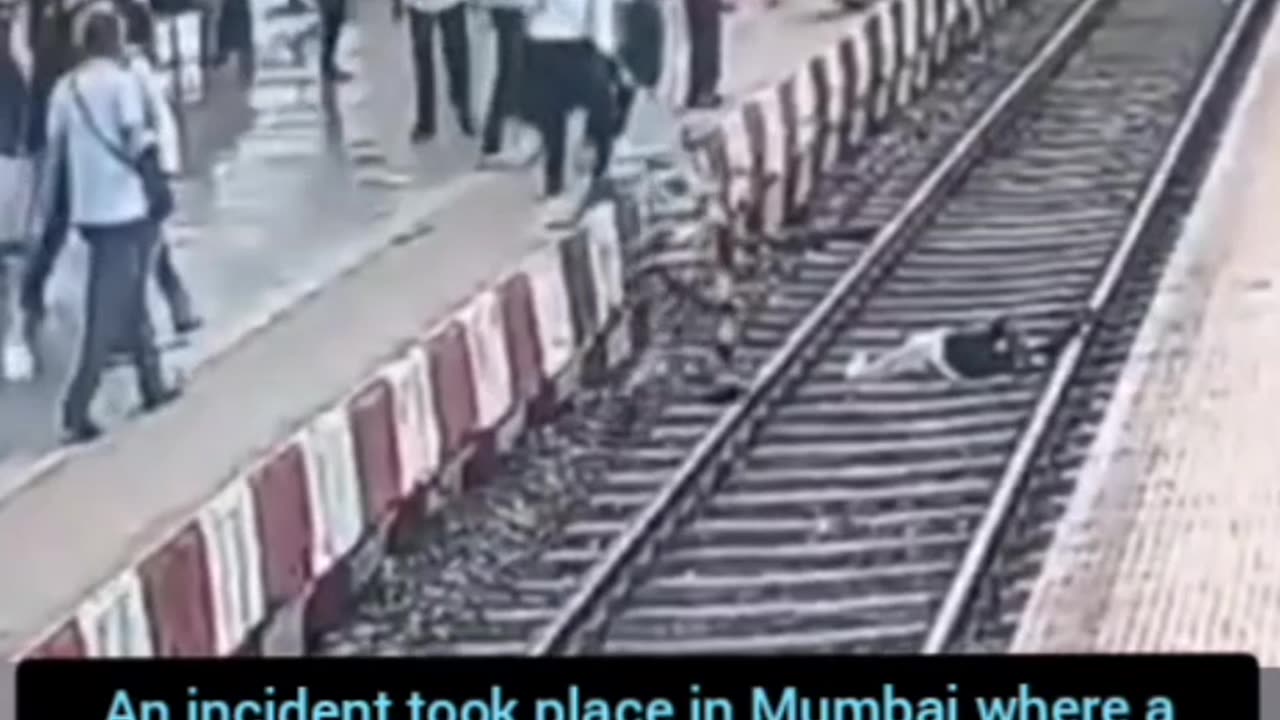 VIDEO: Jawan saves blind man's life