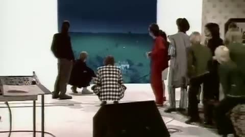 The Boomtown Rats - I Don't Like Mondays (Official Video)