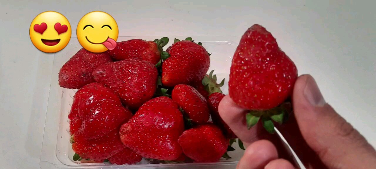 Strawberries 🍓 & Chocolate 🍫 😋 😍 💯