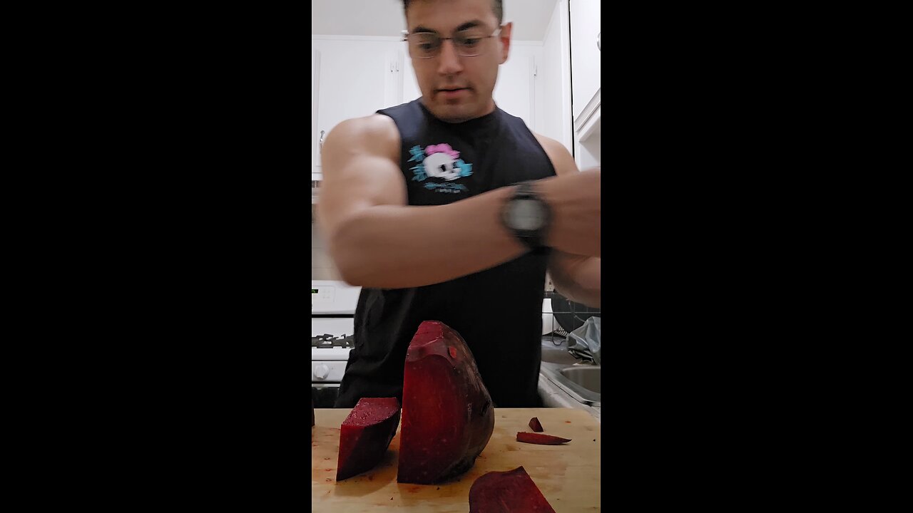 cutting the beets #beets #beetlejuice #beetsalad #beetok #beet
