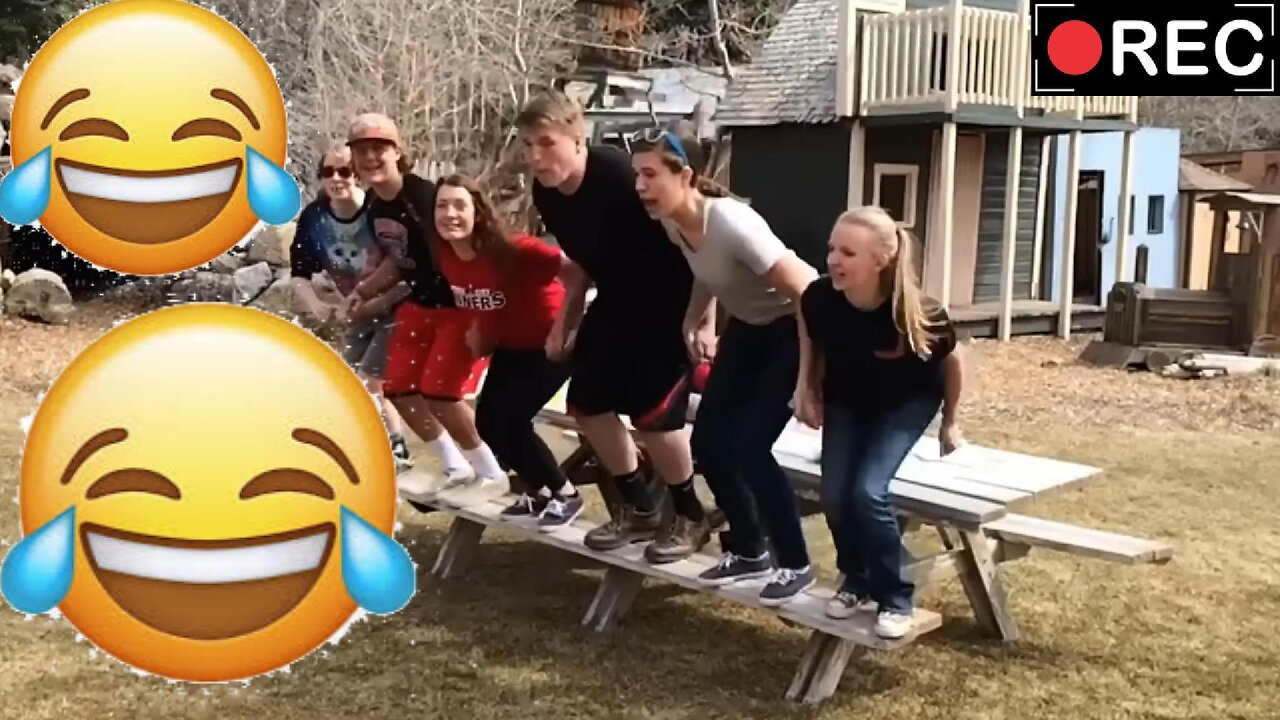 FUNNY VIDEO MOMENT