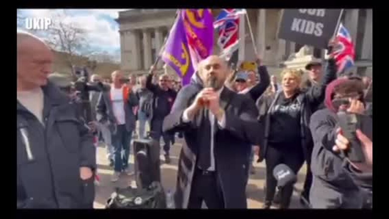 🚨breaking news🚨 nigel farage relaunches reform uk as centerist party