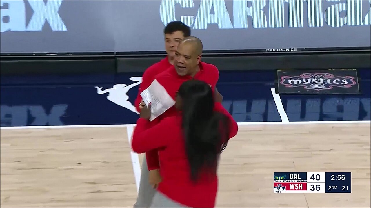 👀 TECH, Coach STORMS on court yelling at ref, crowd chants "REFS YOU SUCK" | WNBA women's basketball