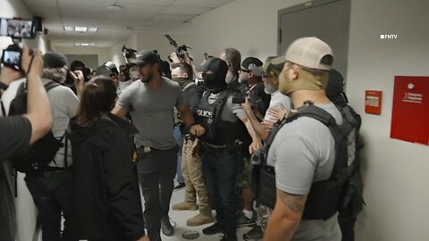 ICE Agents ARREST illegals at Immigration Court in Manhattan - NYC
