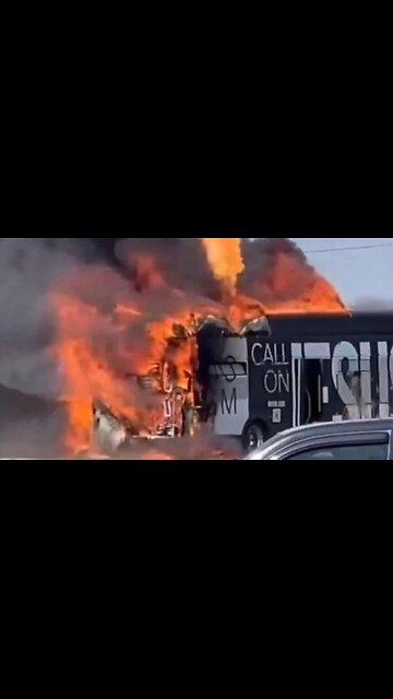 🚨#WATCH： As a Call on Jesus city bus burst into flames which then #FIRE