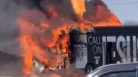 🚨#WATCH： As a Call on Jesus city bus burst into flames which then #FIRE