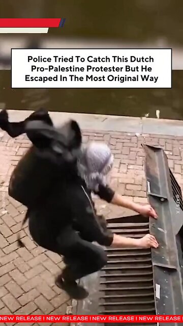 Pro-Palestine protester escapes arrest during tense #Amsterdam demo.#japdmedia #ProPalestine