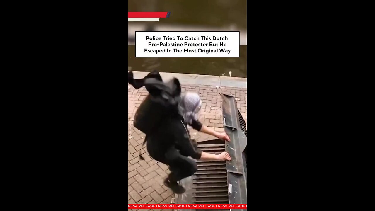 Pro-Palestine protester escapes arrest during tense #Amsterdam demo.#japdmedia #ProPalestine