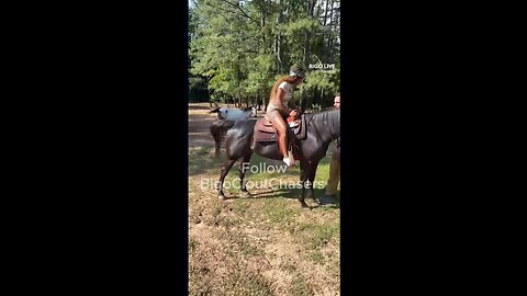 21 & DROSKI GO HORSEBACK RIDING. 21 SAYS A HORSE LOOKS LIKE CEECEE 🤣 BIGO BIGOTV