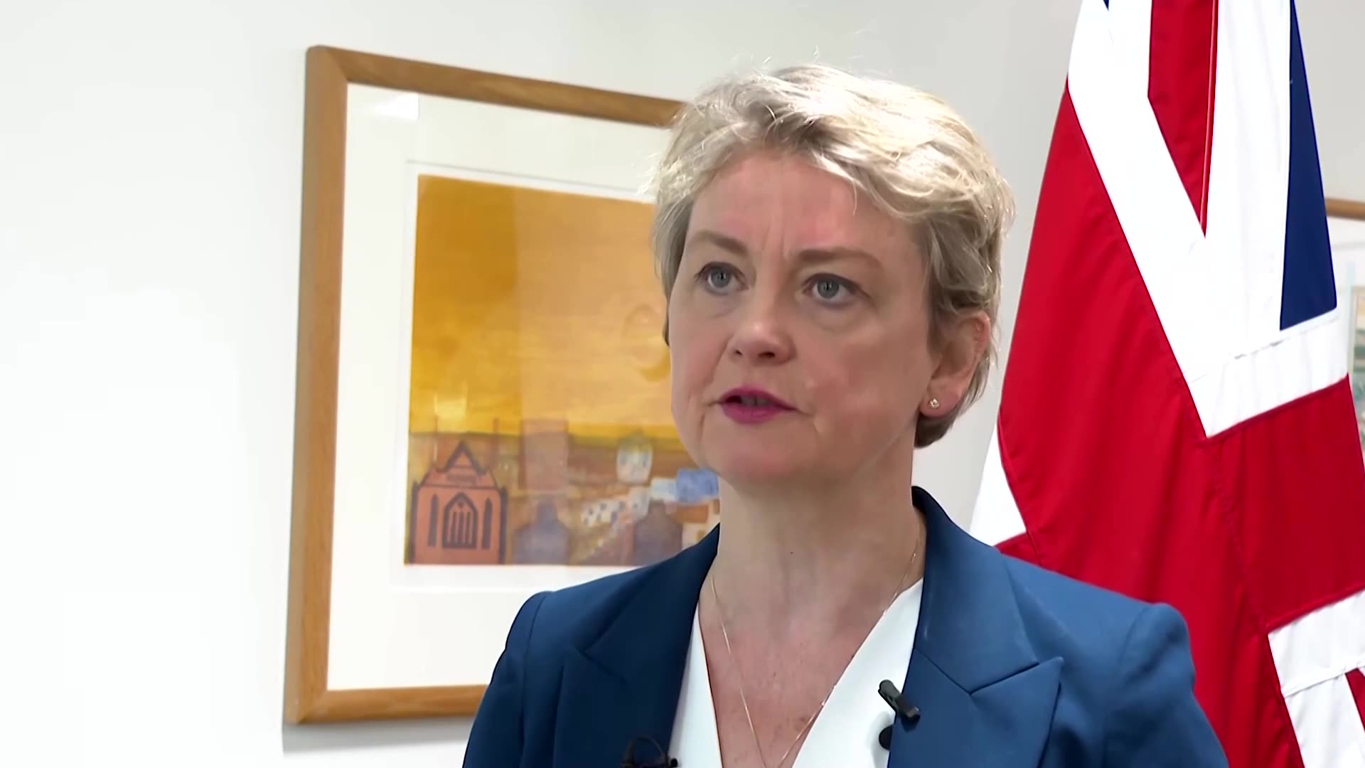 UK confirms first migrants detained as part of France return deal